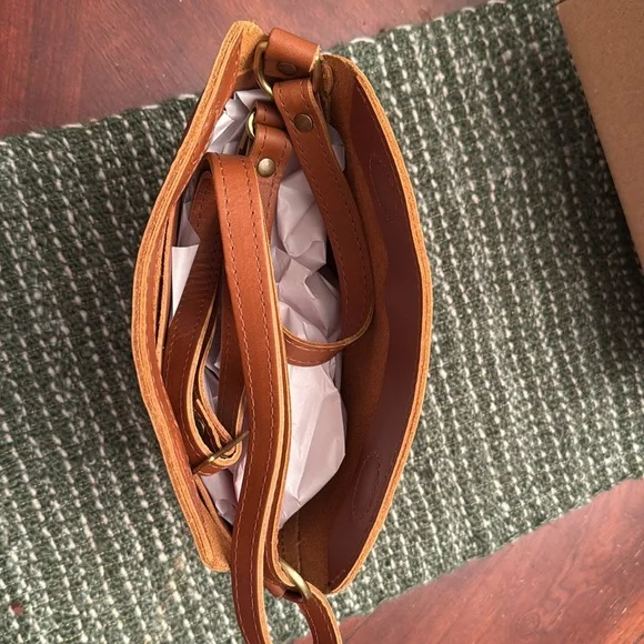 Portland Leather Goods SMALL Koala Sling Bag Honey - Picture 7 of 7